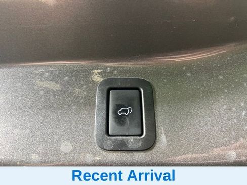 Used 2018 Toyota Highlander Limited image 10