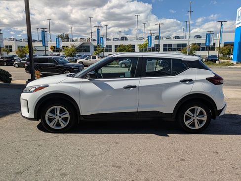 Used 2024 Nissan Kicks S FWD image 8