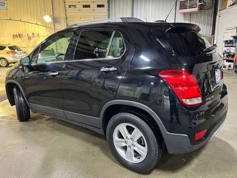 Used 2017 Chevrolet Trax LT w/ LT Convenience Package AWD/4WD image 4