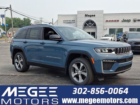 New 2026 Jeep Grand Cherokee Limited AWD/4WD image 1