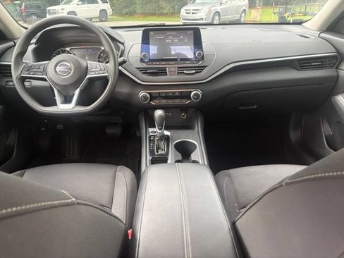 Used 2022 Nissan Altima 2.5 SV FWD image 3