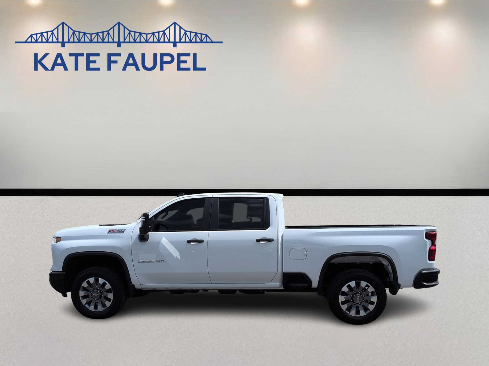 Used 2024 Chevrolet Silverado 2500 Custom w/ Custom Value Package AWD/4WD image 4