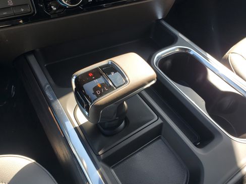 New 2026 GMC Sierra 1500 SLT w/ SLT Premium Plus Package image 16