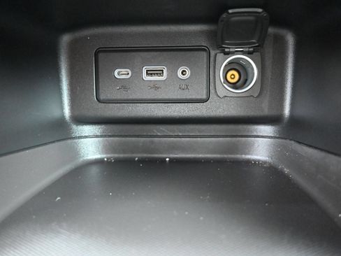 Used 2022 Chevrolet Equinox LS w/ LS Convenience Package FWD image 21