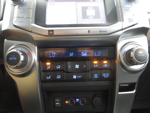 Used 2014 Toyota 4Runner Limited AWD/4WD image 21
