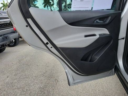 Used 2019 Chevrolet Equinox LS FWD image 13