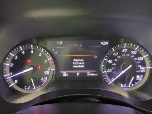 Used 2021 Toyota Highlander XLE FWD image 37