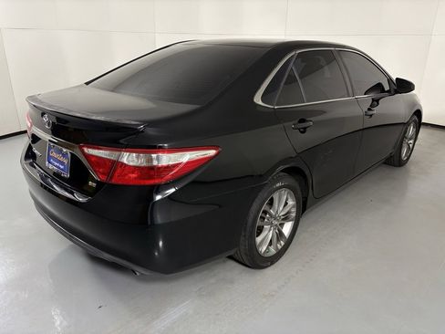 Used 2016 Toyota Camry SE image 8