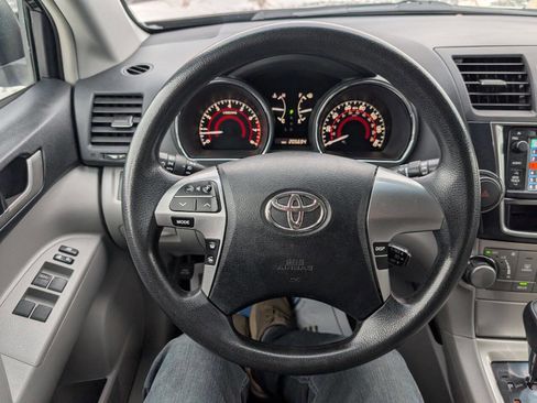 Used 2013 Toyota Highlander 4WD image 21