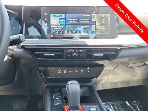 Used 2025 Nissan Kicks SR FWD image 15