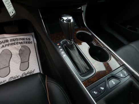 Used 2015 Chevrolet Impala LT w/ Convenience Package image 16