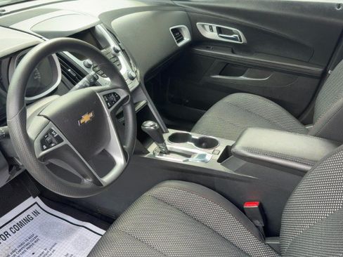 Used 2017 Chevrolet Equinox LT AWD/4WD image 9