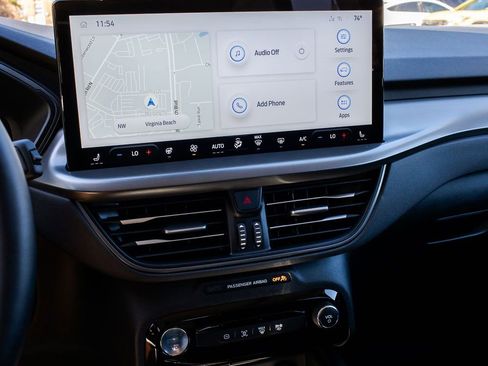 Used 2025 Ford Escape SE image 19