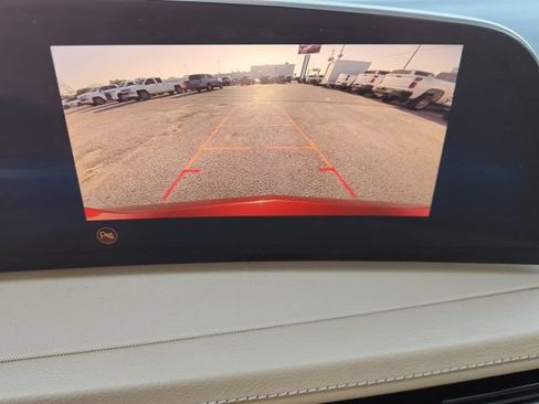 Used 2024 Cadillac XT4 Luxury w/ Cold Weather Package image 17