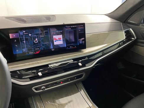 Certified 2023 BMW X7 xDrive40i w/ Executive Package image 22