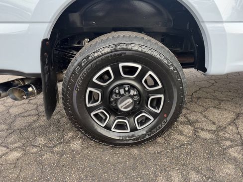 Used 2024 Ford F250 Platinum image 7