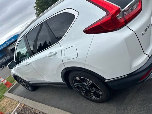 Used 2019 Honda CR-V Touring image 2