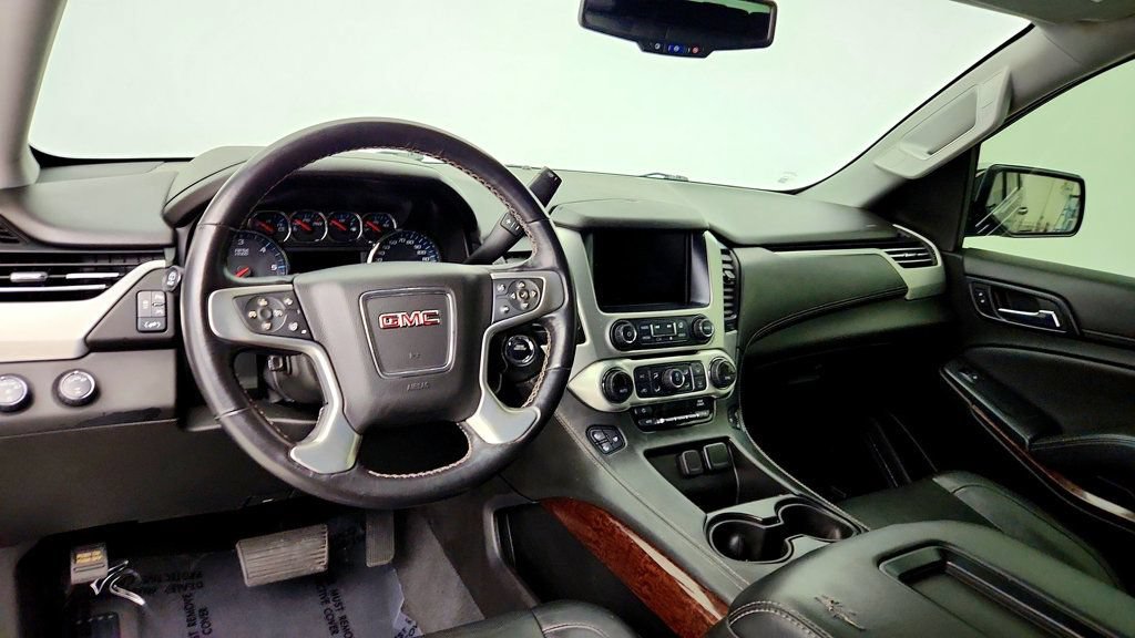 Used 2019 GMC Yukon XL SLT w/ Open Road Package AWD/4WD image 13