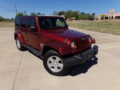 Used 2007 Jeep Wrangler Unlimited Sahara w/ Dual Top Group image 3