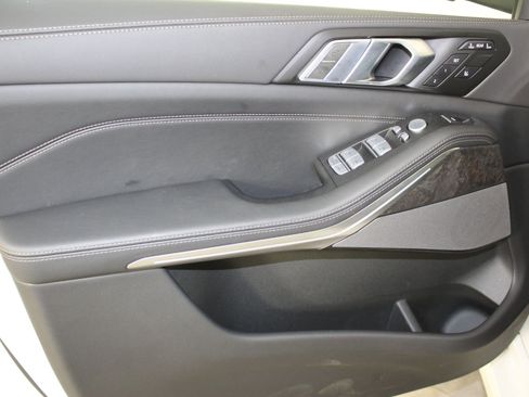 Used 2026 BMW X7 xDrive40i image 12