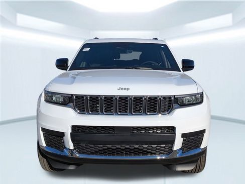New 2025 Jeep Grand Cherokee L Laredo w/ Luxury Tech Group I RWD image 11