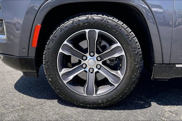 Used 2022 Jeep Grand Wagoneer Series I AWD/4WD image 8