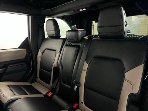 Used 2024 Ford Bronco Wildtrak image 25