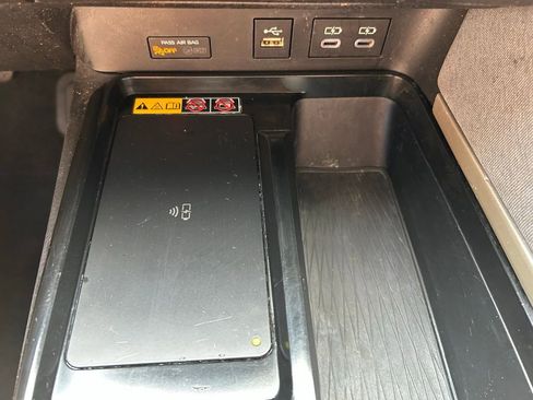 Used 2025 Toyota Camry LE w/ Convenience Package FWD image 34