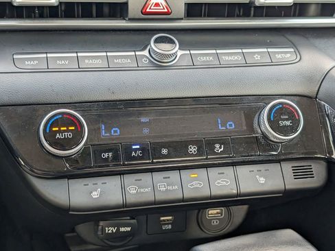 Used 2023 Hyundai Elantra SEL w/ Convenience Package FWD image 18