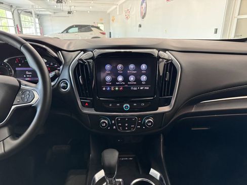 Used 2023 Chevrolet Traverse LT AWD/4WD image 18
