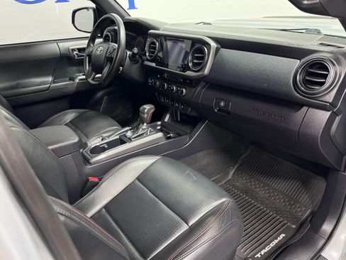 Used 2017 Toyota Tacoma TRD Pro AWD/4WD image 14