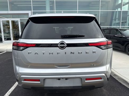 Used 2025 Nissan Pathfinder SL image 4