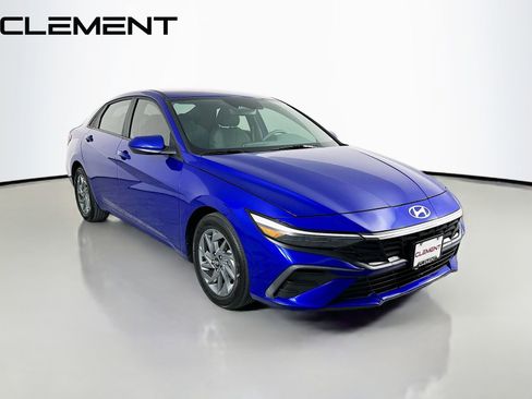Certified 2024 Hyundai Elantra SEL FWD image 5