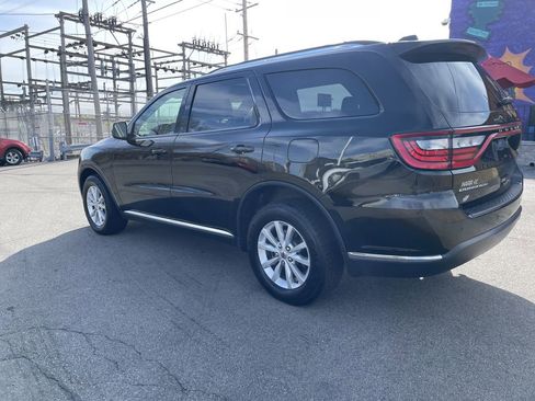 Used 2022 Dodge Durango SXT AWD/4WD image 3