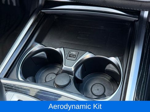 Used 2022 BMW 740i xDrive w/ M Sport Package image 31