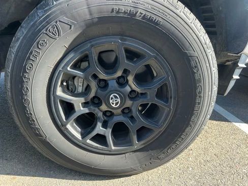 Used 2021 Toyota Tacoma SR w/ SX Package image 4