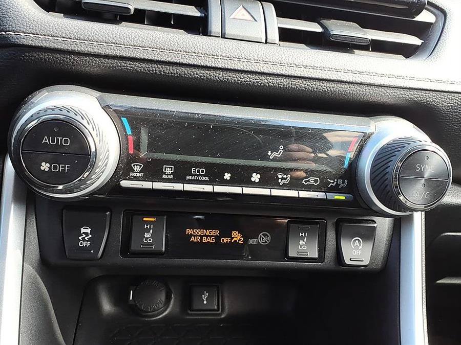 Used 2021 Toyota RAV4 XLE w/ Convenience Package AWD/4WD image 22