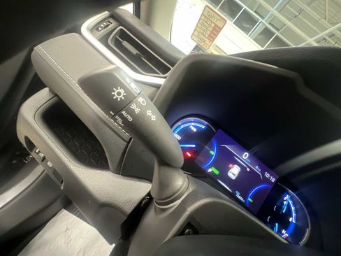 Used 2025 Toyota RAV4 XLE image 18