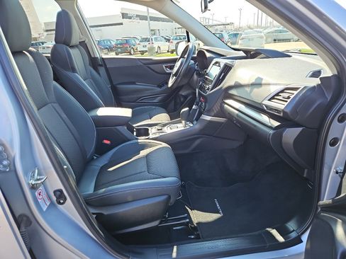 Used 2019 Subaru Forester Premium w/ All-Weather Package AWD/4WD image 16