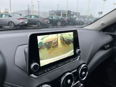 Used 2025 Nissan Sentra SV image 22