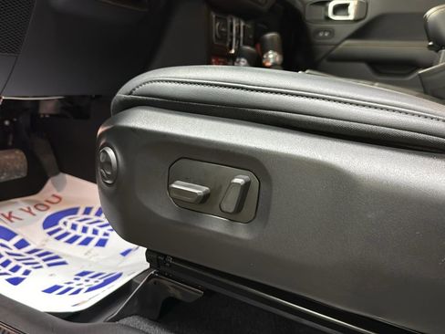 Used 2025 Jeep Wrangler Unlimited Rubicon 392 image 11