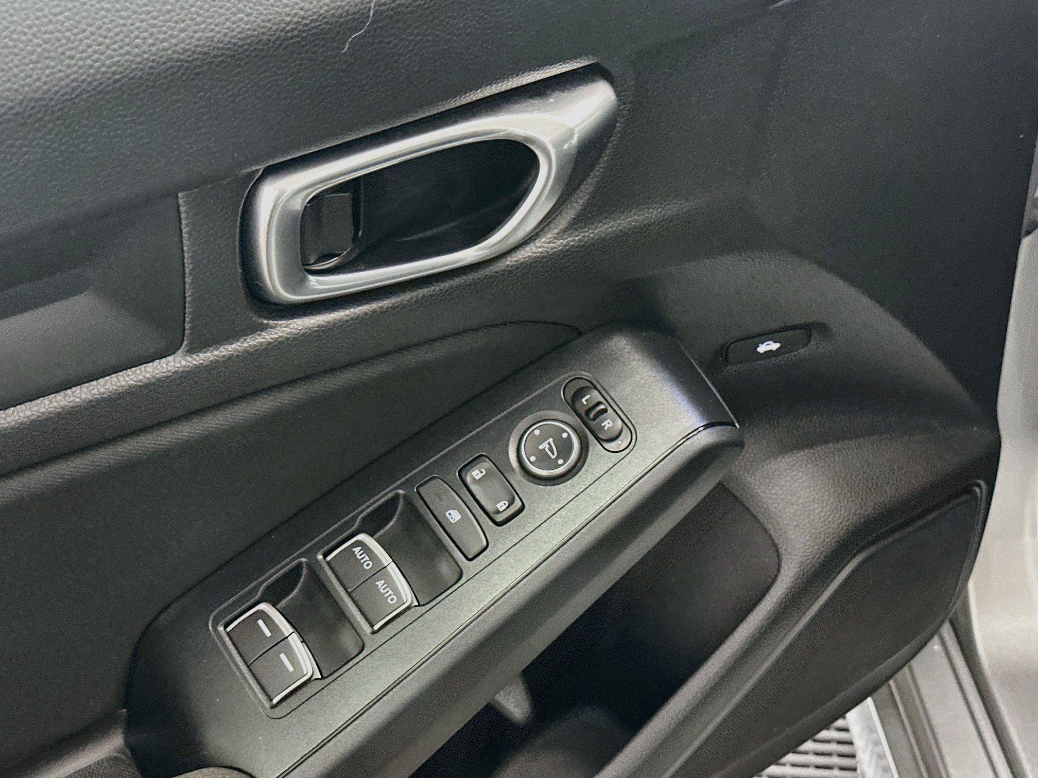 Used 2025 Honda Civic Sport image 15