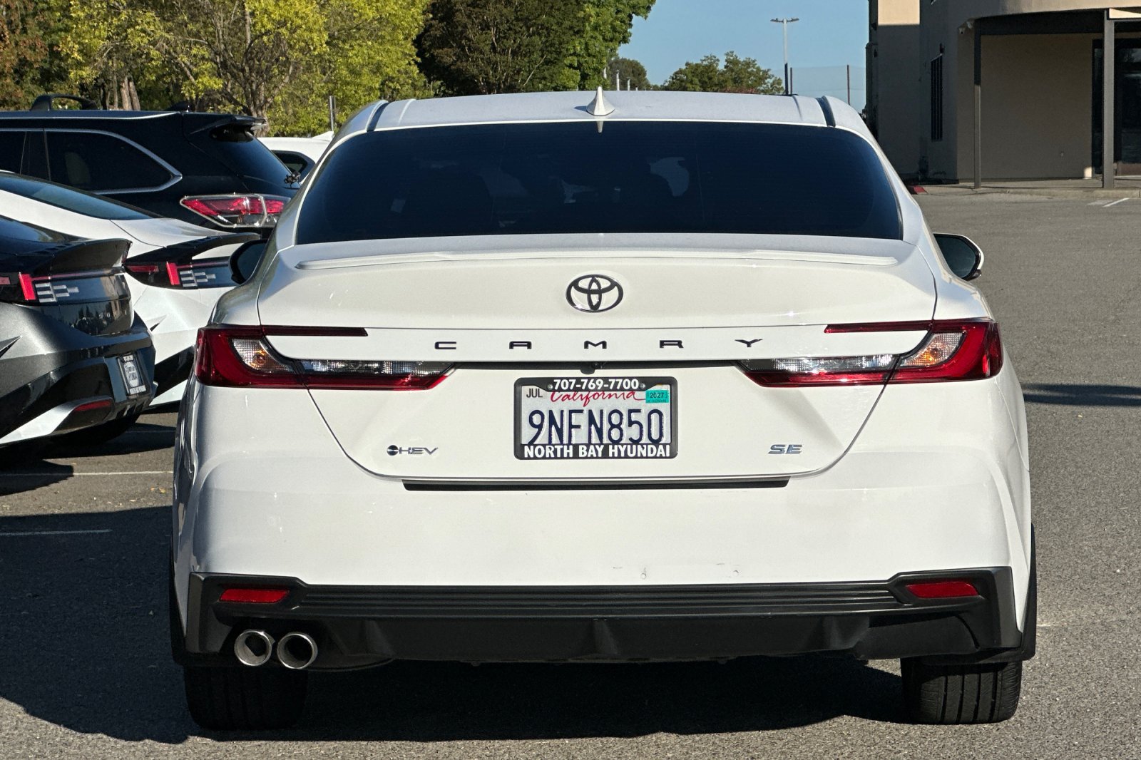 Used 2025 Toyota Camry SE w/ Multimedia Upgrade Package FWD image 5