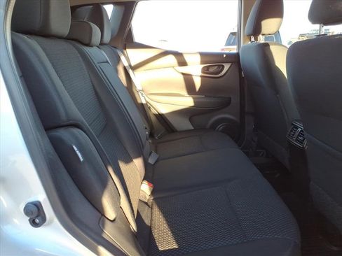 Used 2021 Nissan Rogue Sport S image 6