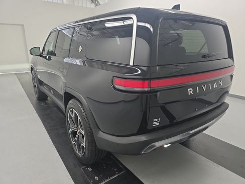 Used 2024 Rivian R1S Adventure AWD/4WD image 3