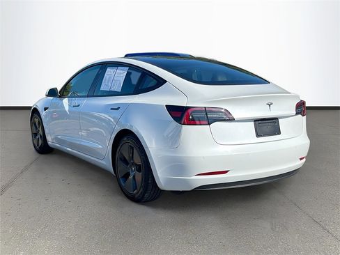 Used 2021 Tesla Model 3 Standard Range Plus image 5