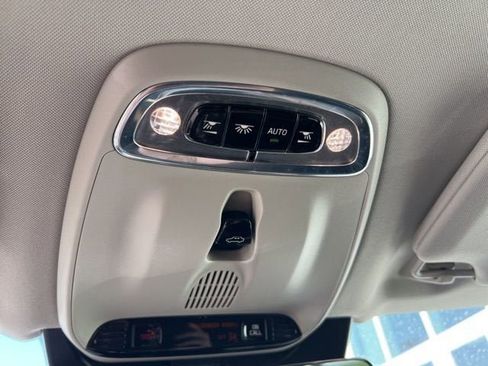 Used 2021 Volvo XC90 T5 Momentum w/ Protection Package Premier image 12