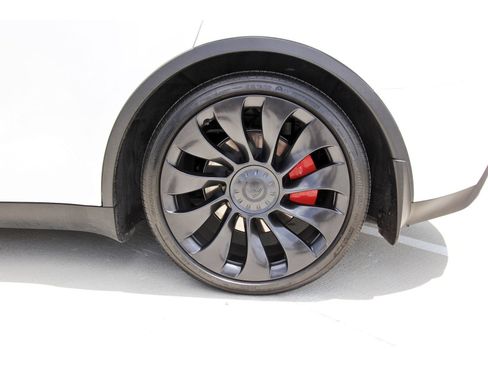 Used 2024 Tesla Model Y Performance AWD/4WD image 30