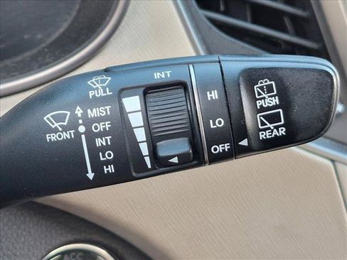 Used 2018 Hyundai Santa Fe Sport w/ 2.4L Value Package 02 FWD image 14