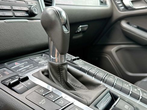 Used 2018 Porsche Macan GTS AWD/4WD image 17